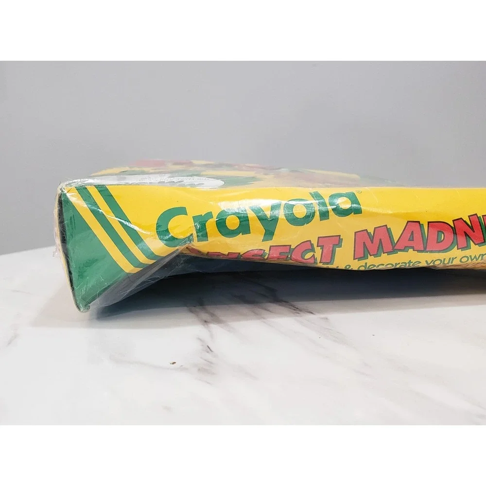 Crayola Insect Madness 1993 Bug‎ Magnet Kit featuring Model Magic Molding